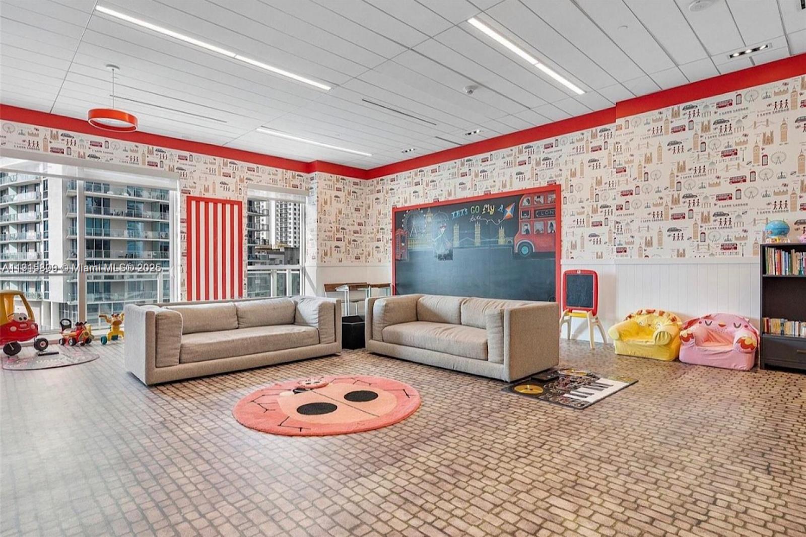 1080 Brickell Ave #3705 Miami, FL 33131