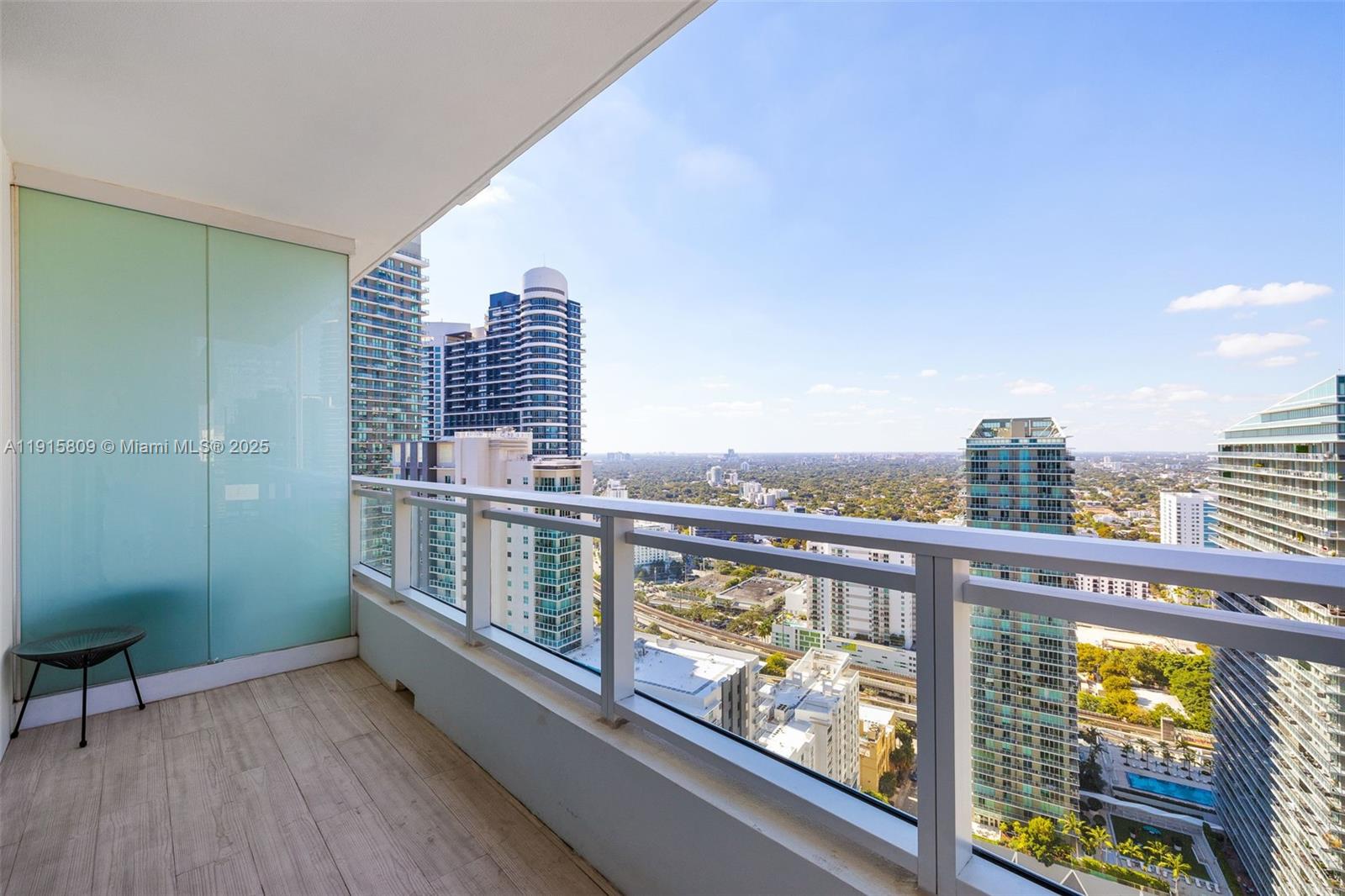 1080 Brickell Ave #3705 Miami, FL 33131