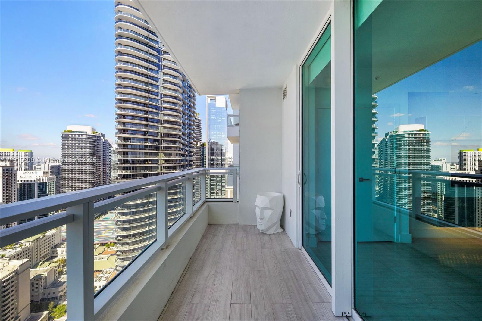 1080 Brickell Ave #3705 Miami, FL 33131