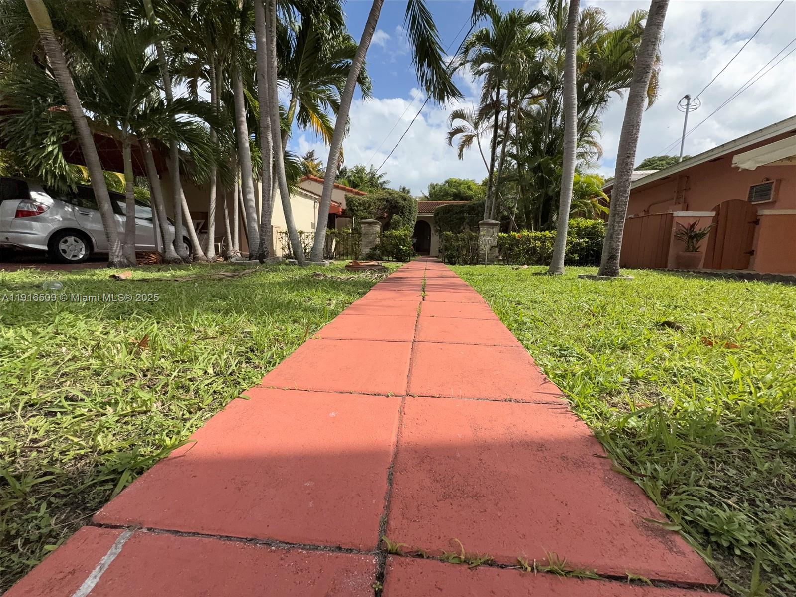 9125 Byron Ave Surfside, FL 33154