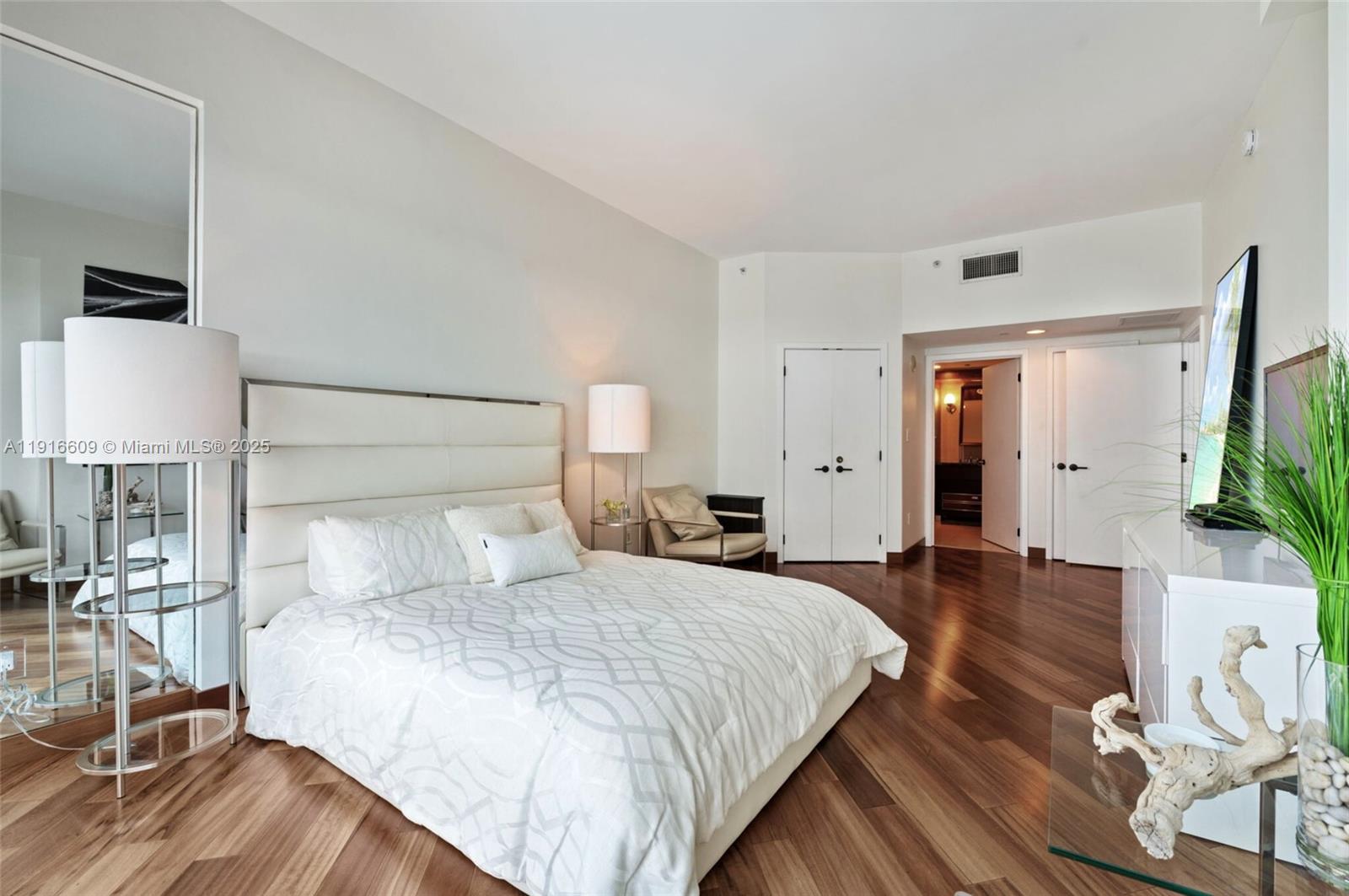 image Central Carillon Beach18