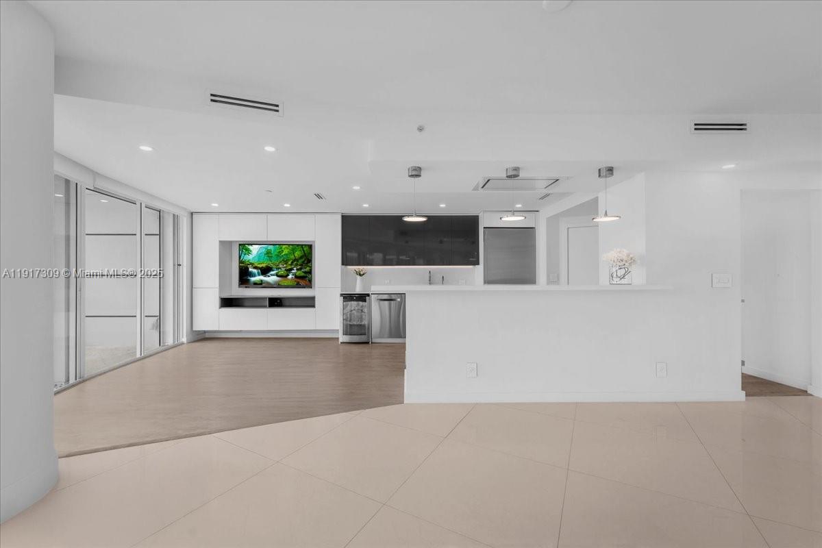 image Bristol Tower Condominium16