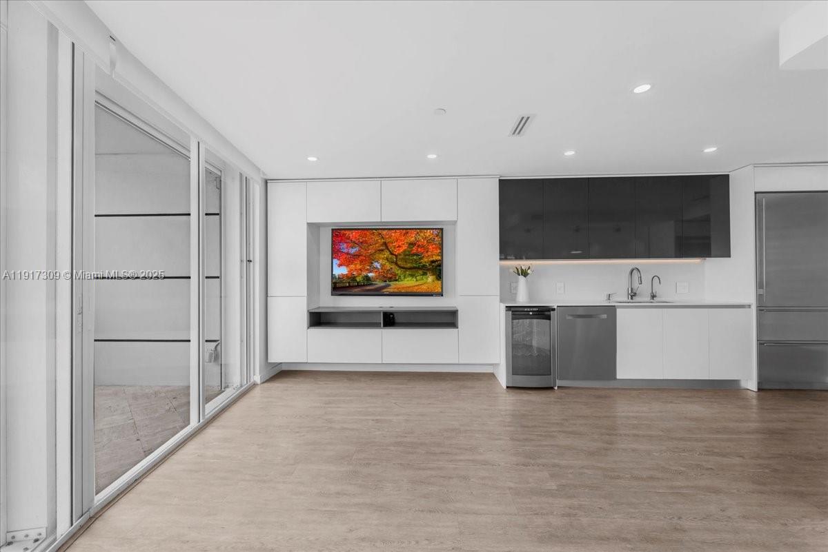 image Bristol Tower Condominium18