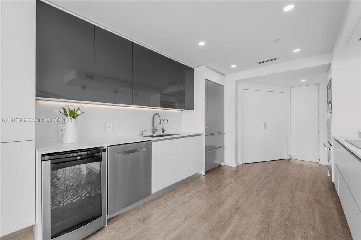 image Bristol Tower Condominium20