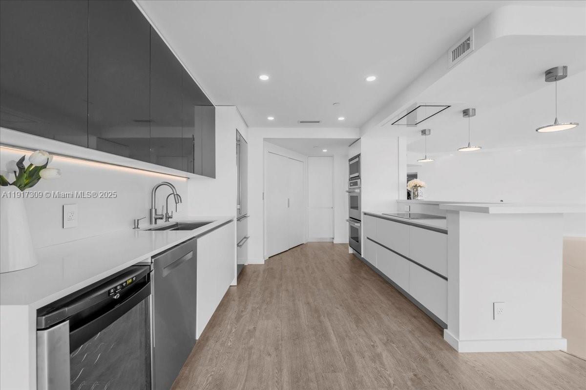 image Bristol Tower Condominium21