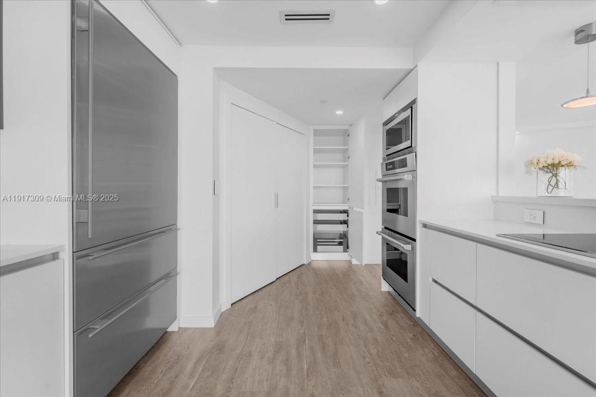 image Bristol Tower Condominium23