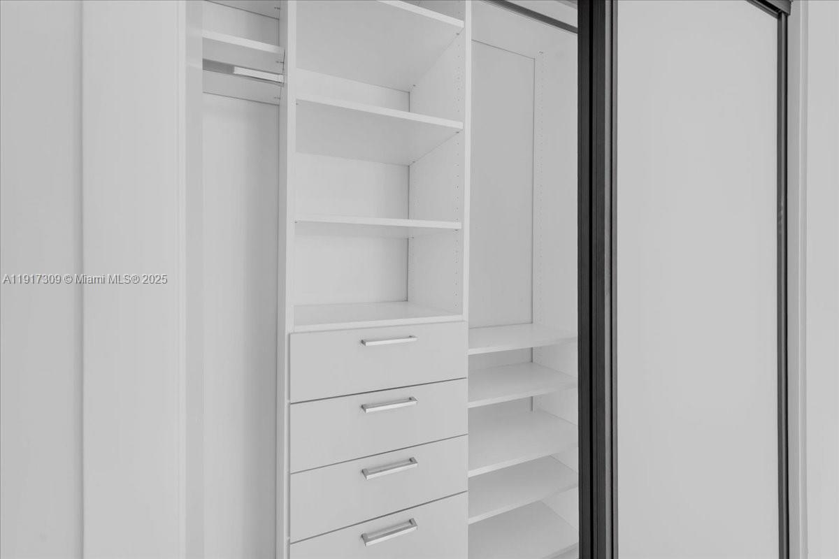 image Bristol Tower Condominium31