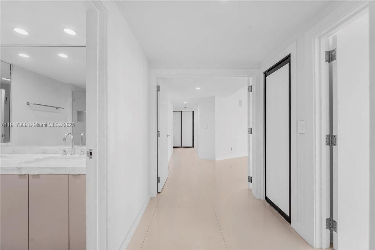 image Bristol Tower Condominium37