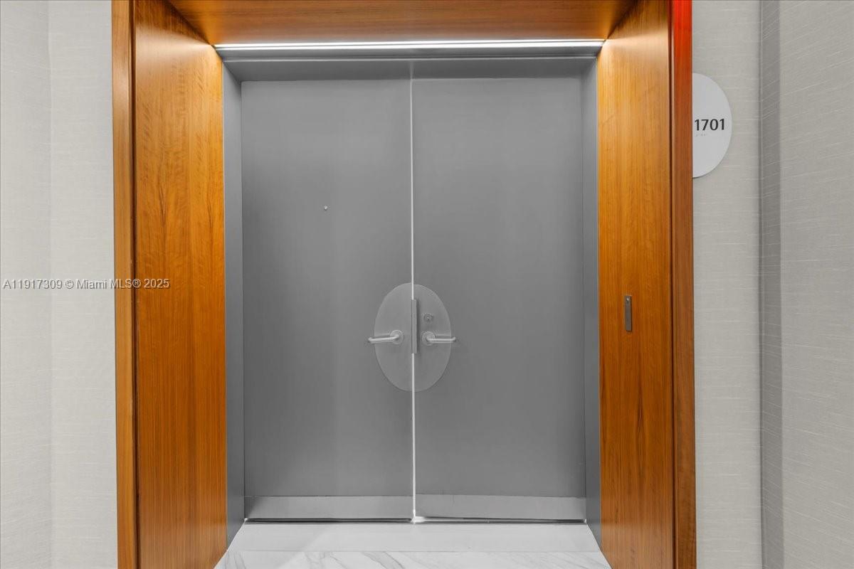 image Bristol Tower Condominium3