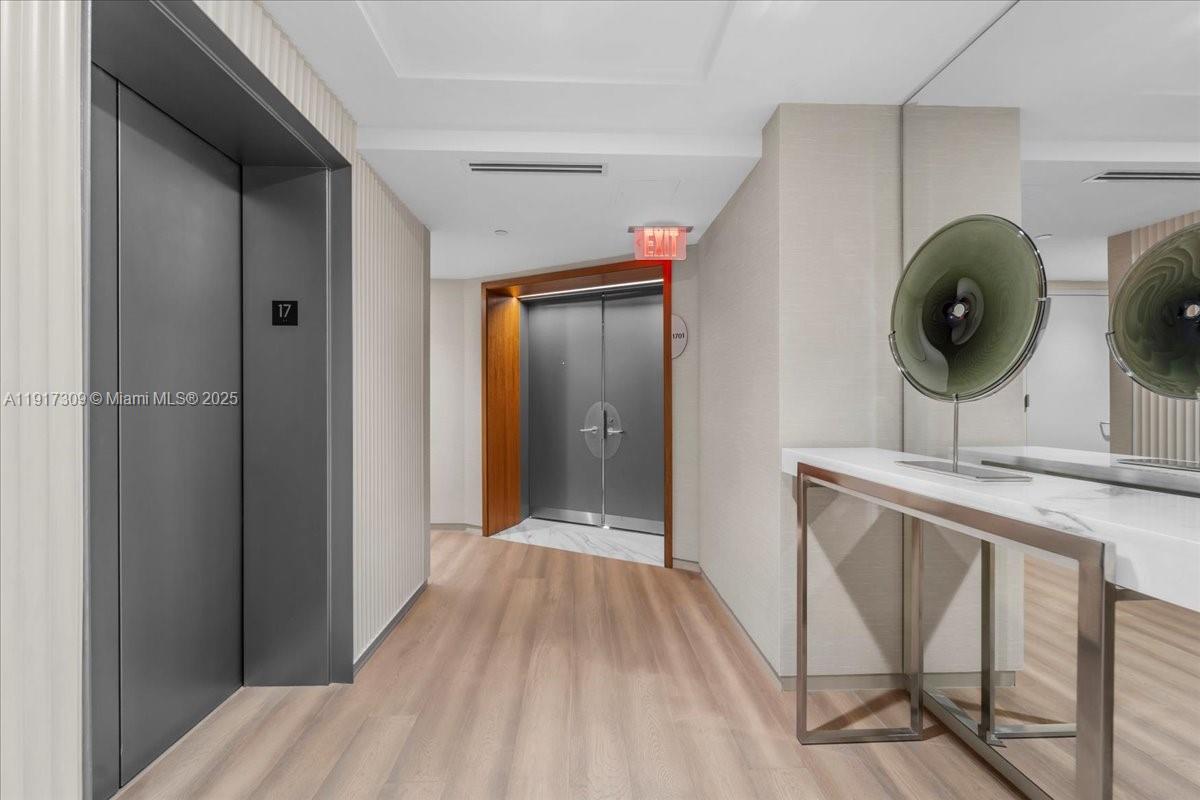 image Bristol Tower Condominium4