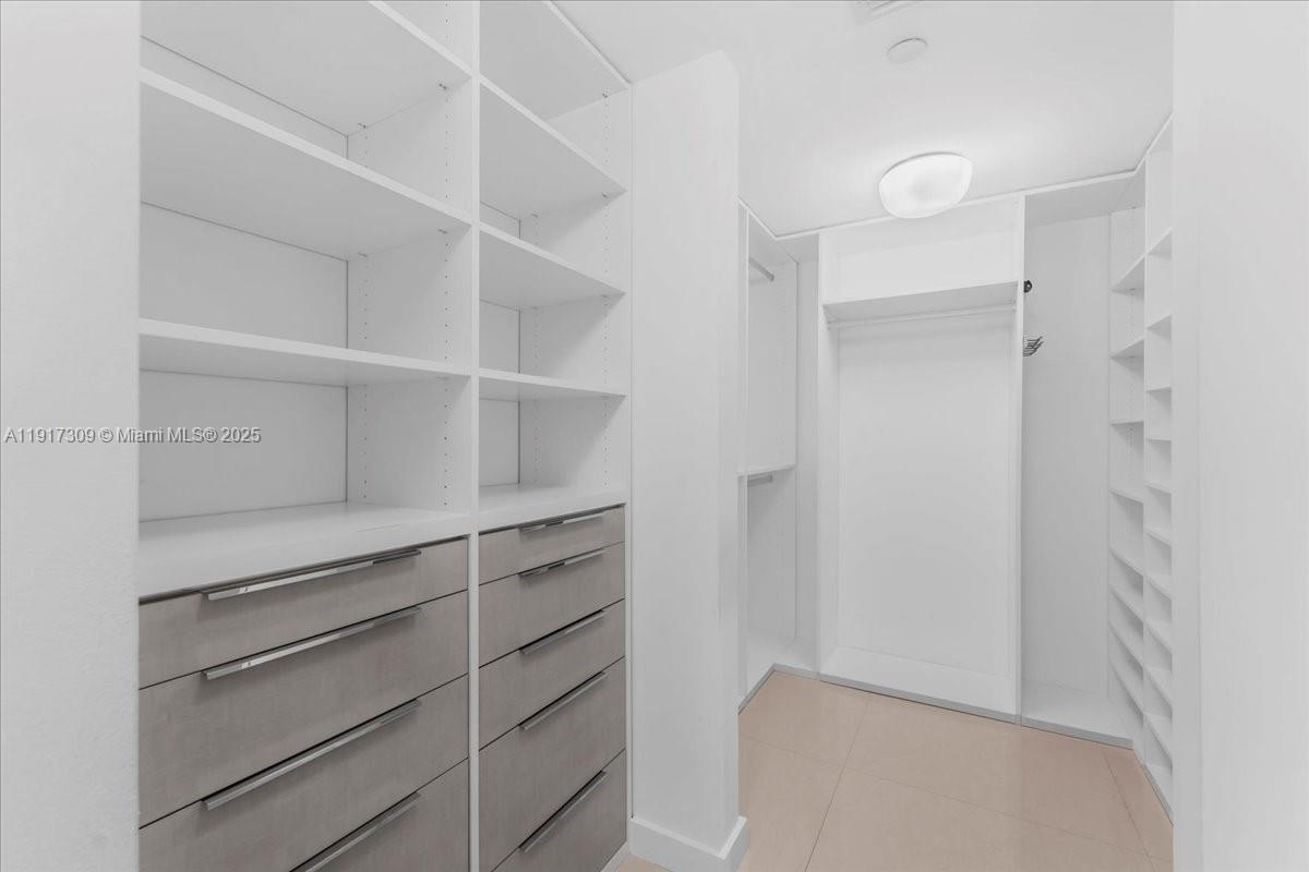 image Bristol Tower Condominium58