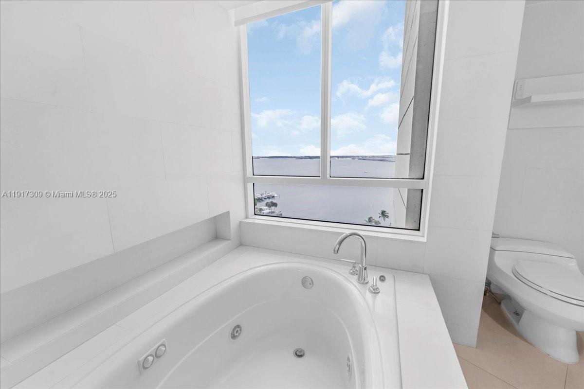 image Bristol Tower Condominium67