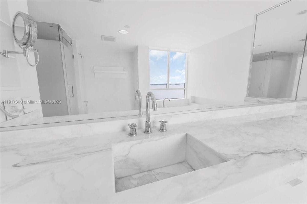 image Bristol Tower Condominium72