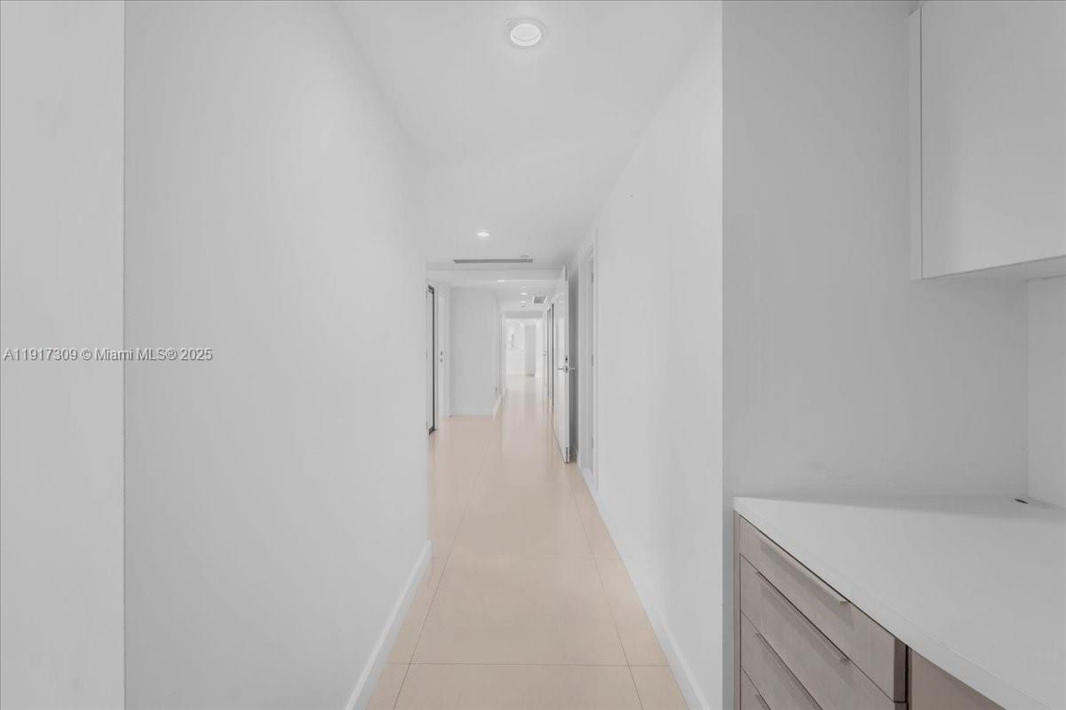 image Bristol Tower Condominium73