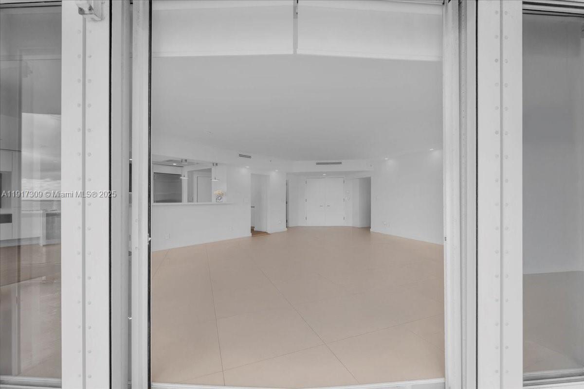 image Bristol Tower Condominium75