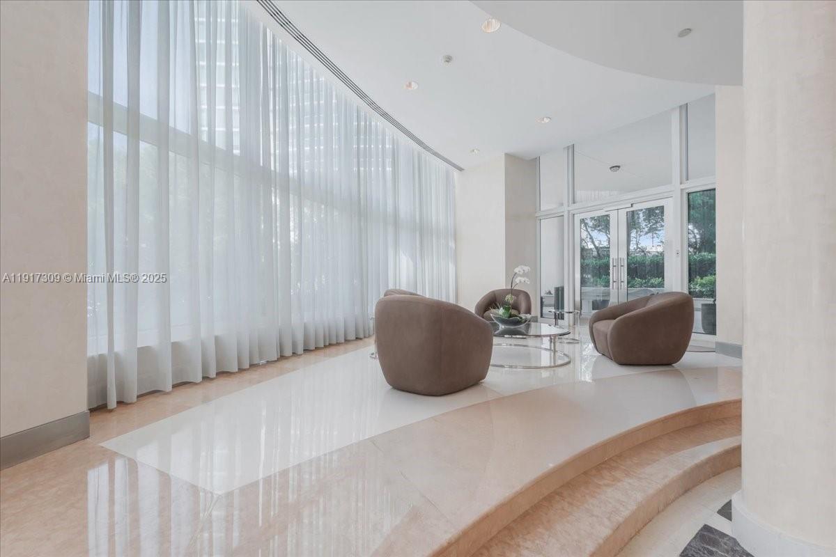 image Bristol Tower Condominium78