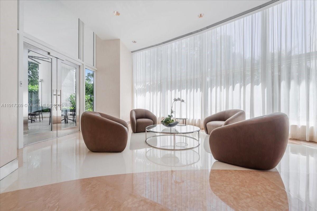 image Bristol Tower Condominium79