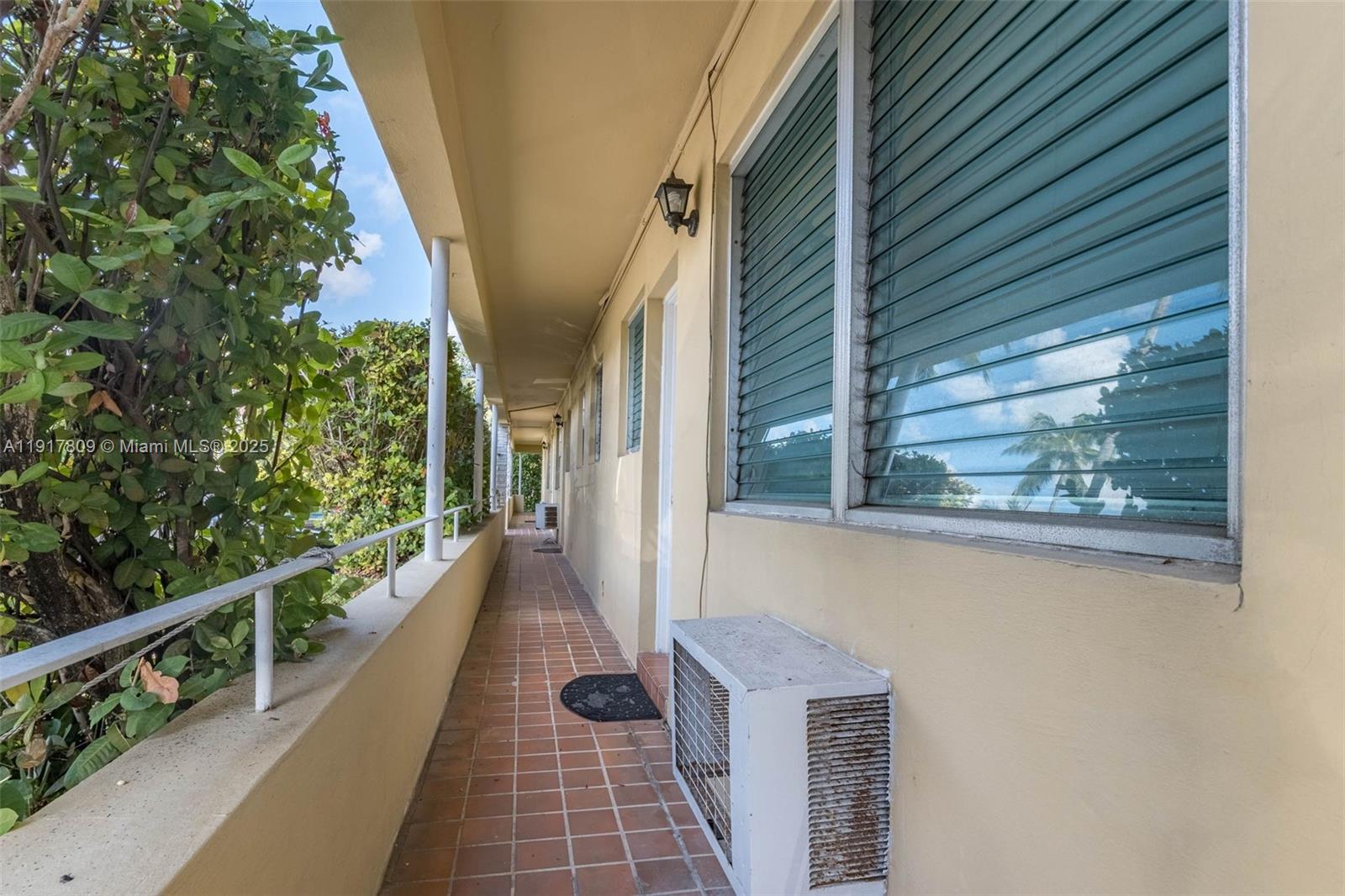 20 Park Dr #2 Bal Harbour, FL 33154