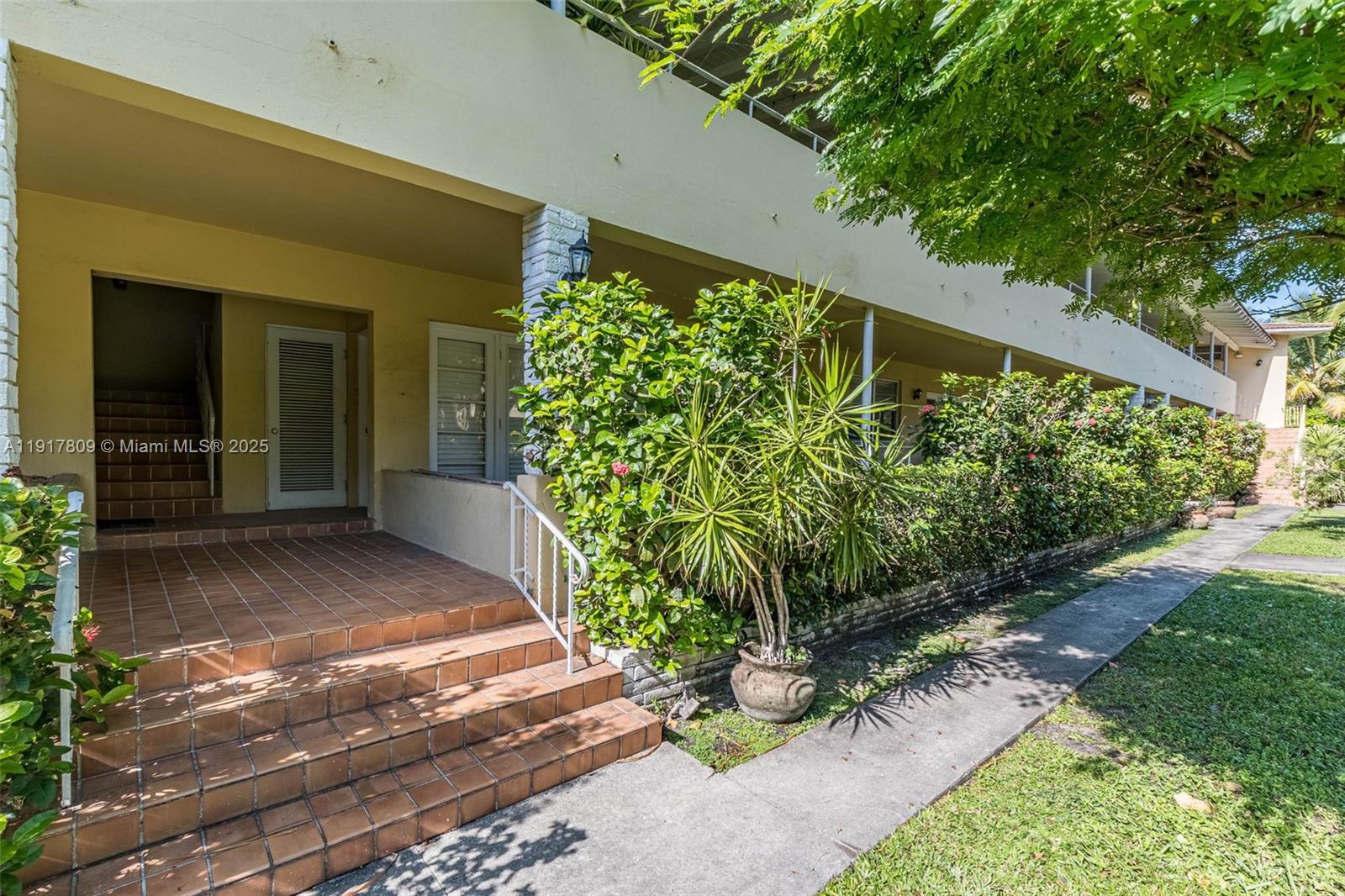 20 Park Dr #2 Bal Harbour, FL 33154