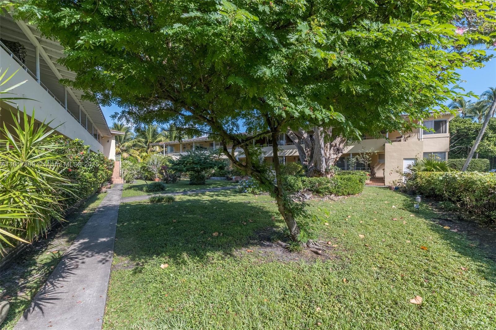 20 Park Dr #2 Bal Harbour, FL 33154