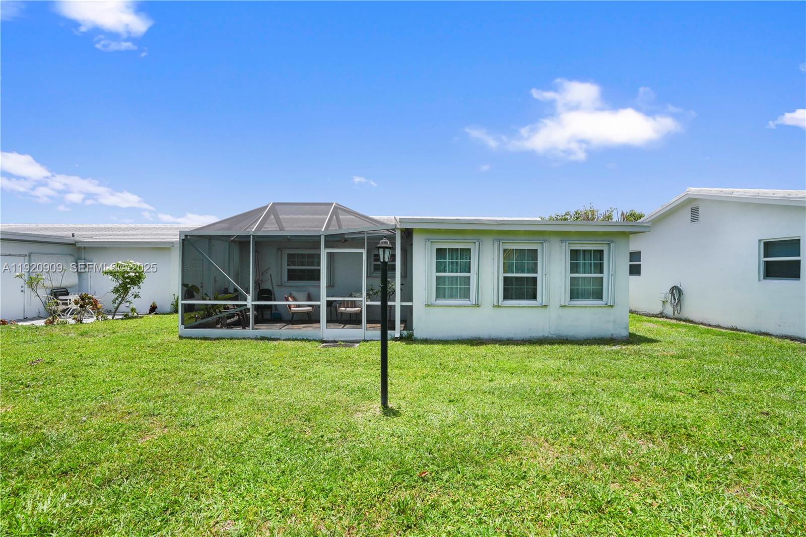 142 NW 10th Ct Boynton Beach, FL 33426
