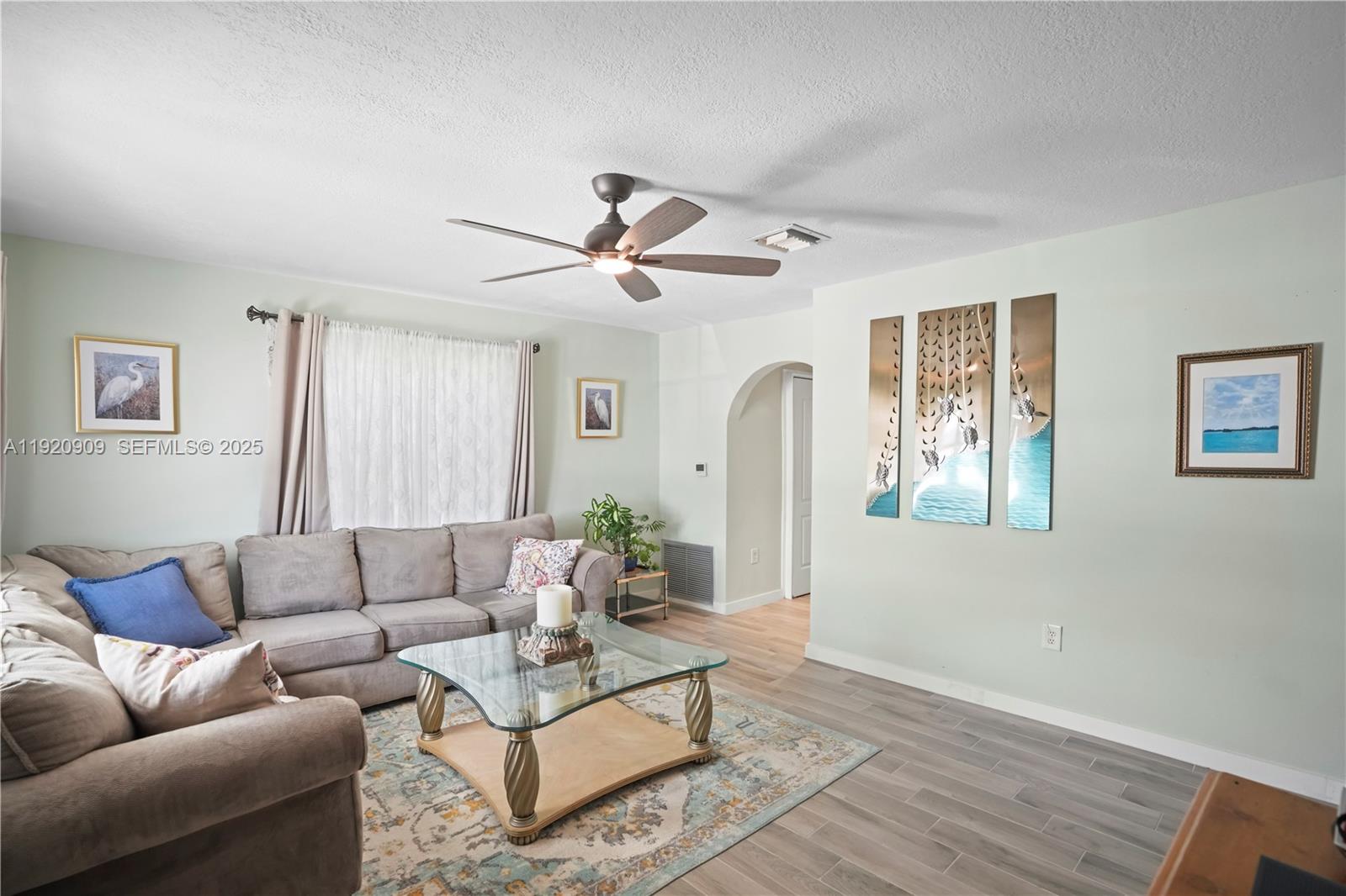 142 NW 10th Ct Boynton Beach, FL 33426