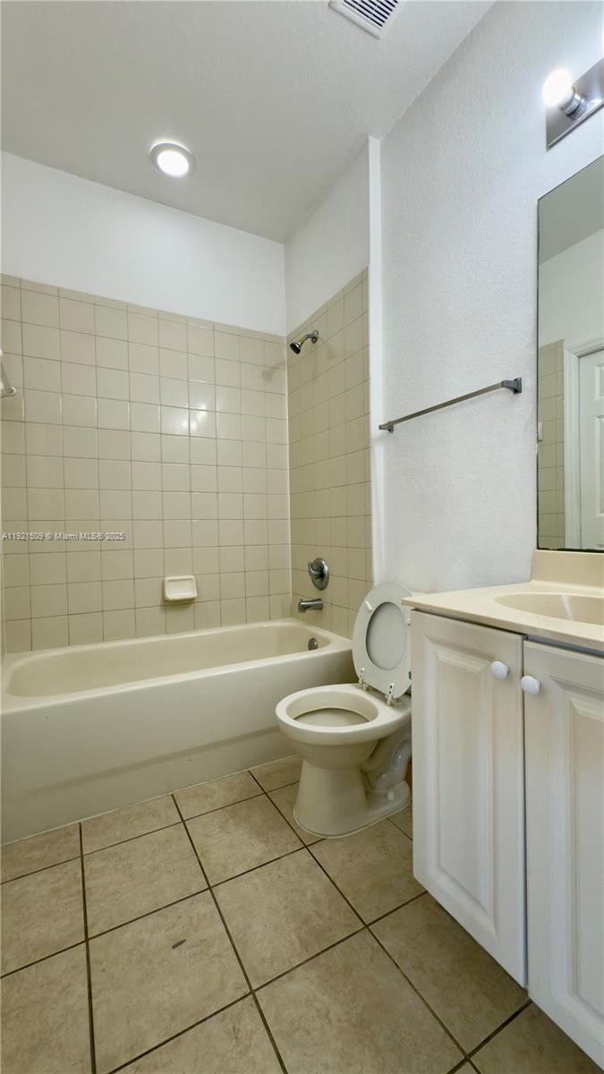 1109 Lucaya Dr Riviera Beach, FL 33404