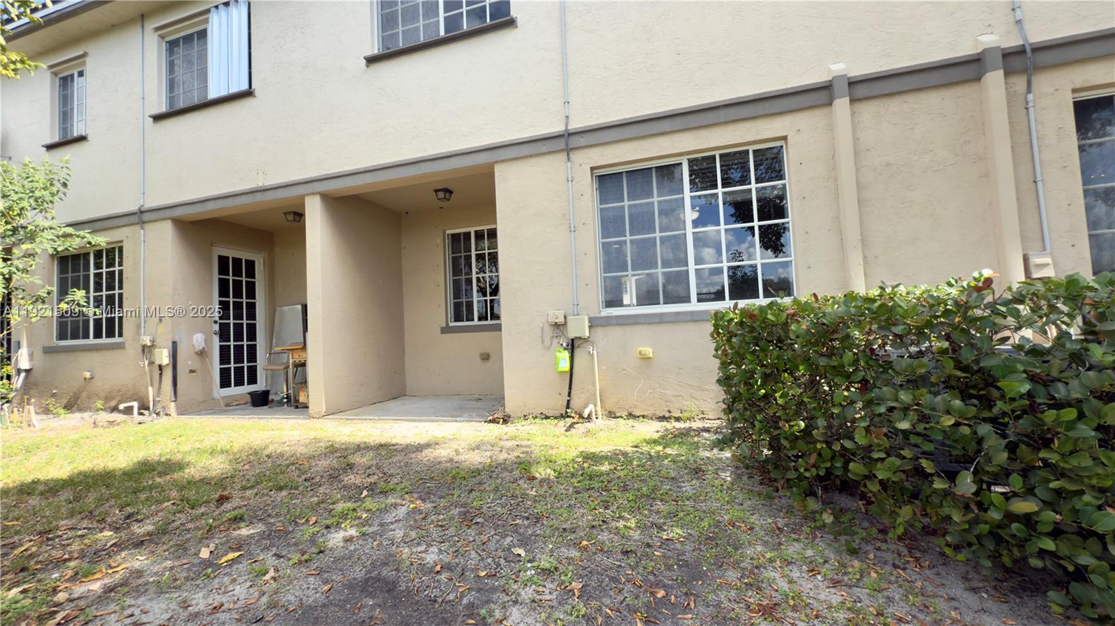 1109 Lucaya Dr Riviera Beach, FL 33404