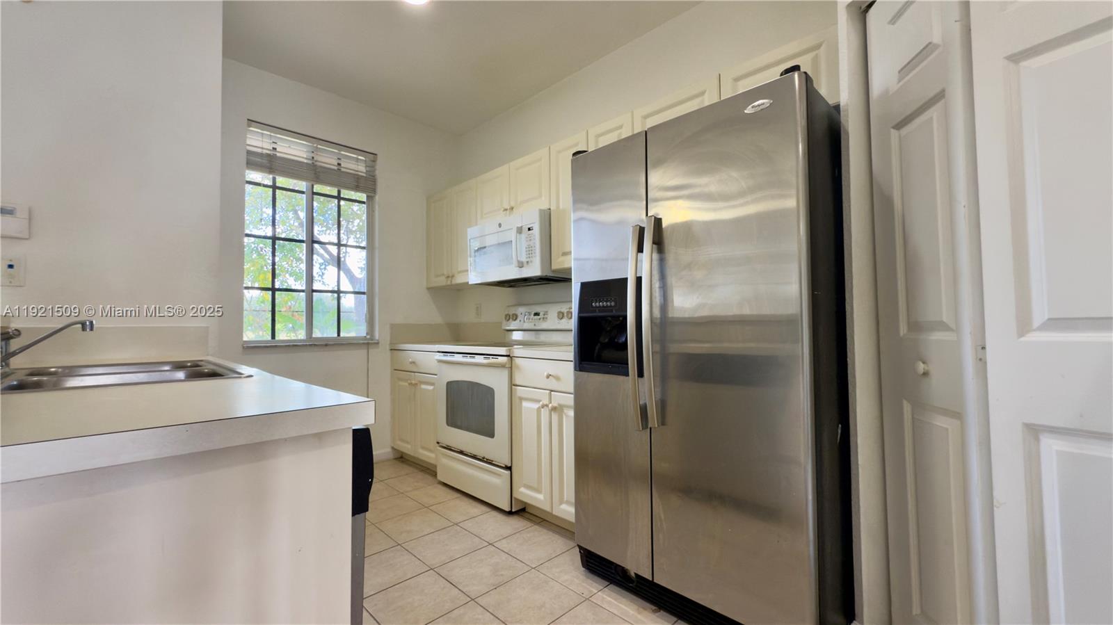 1109 Lucaya Dr Riviera Beach, FL 33404