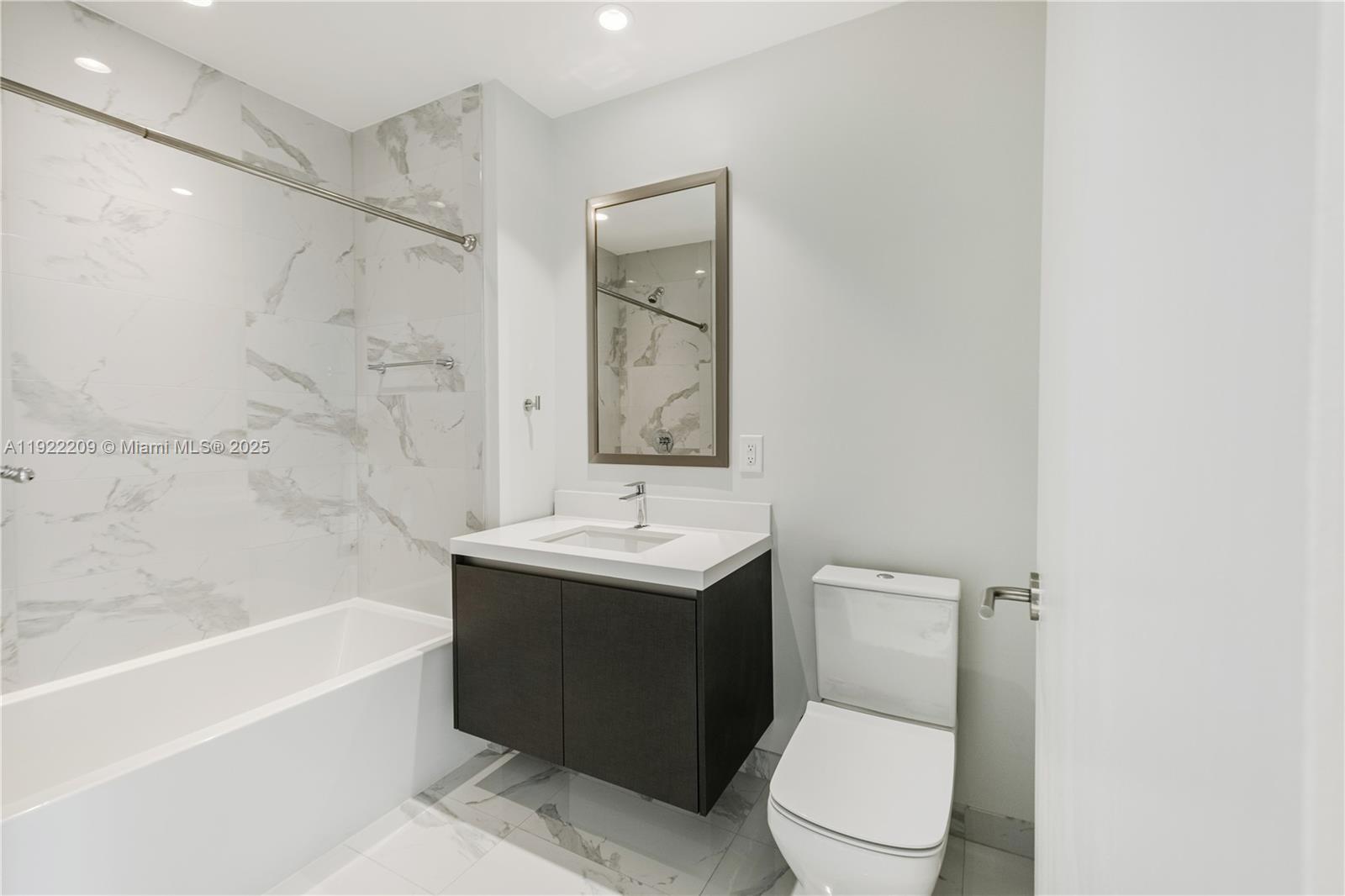 851 NE 1st Ave #3911 Miami, FL 33132