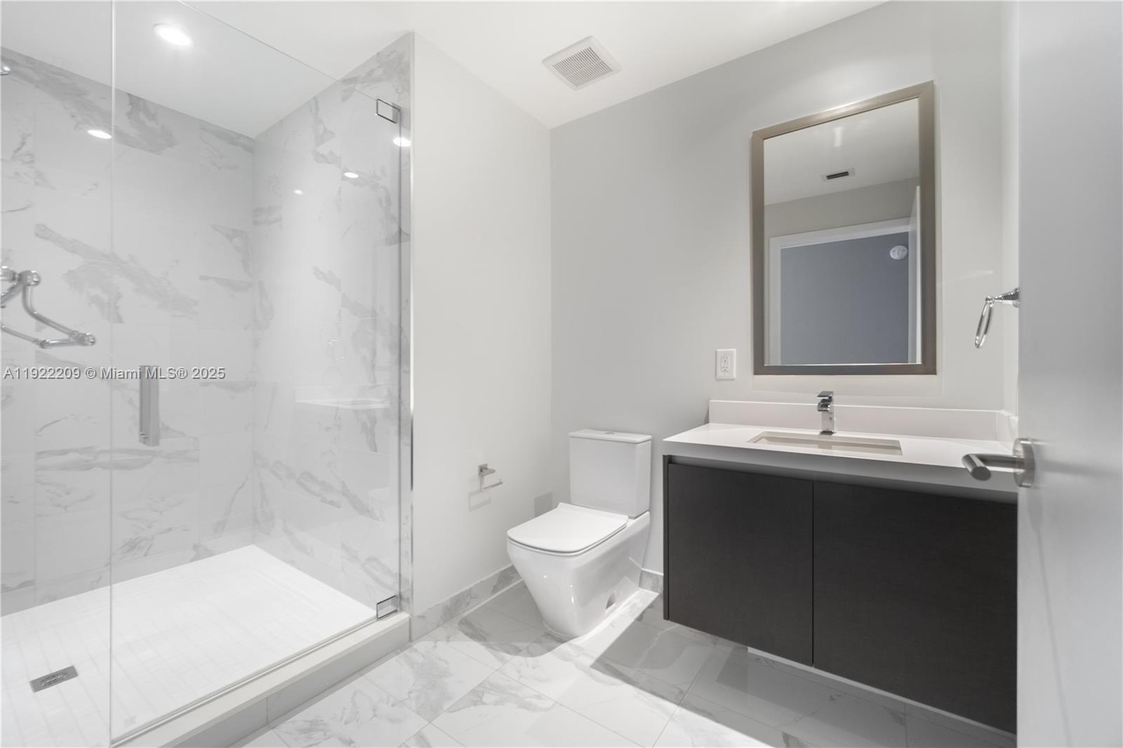 851 NE 1st Ave #3911 Miami, FL 33132