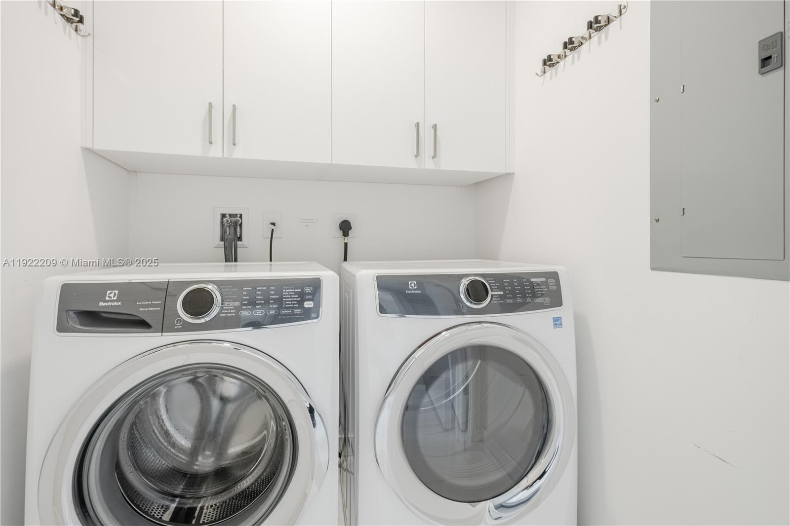 851 NE 1st Ave #3911 Miami, FL 33132