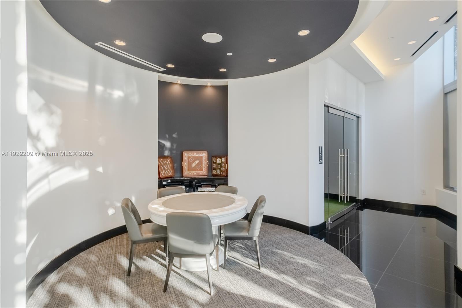 851 NE 1st Ave #3911 Miami, FL 33132