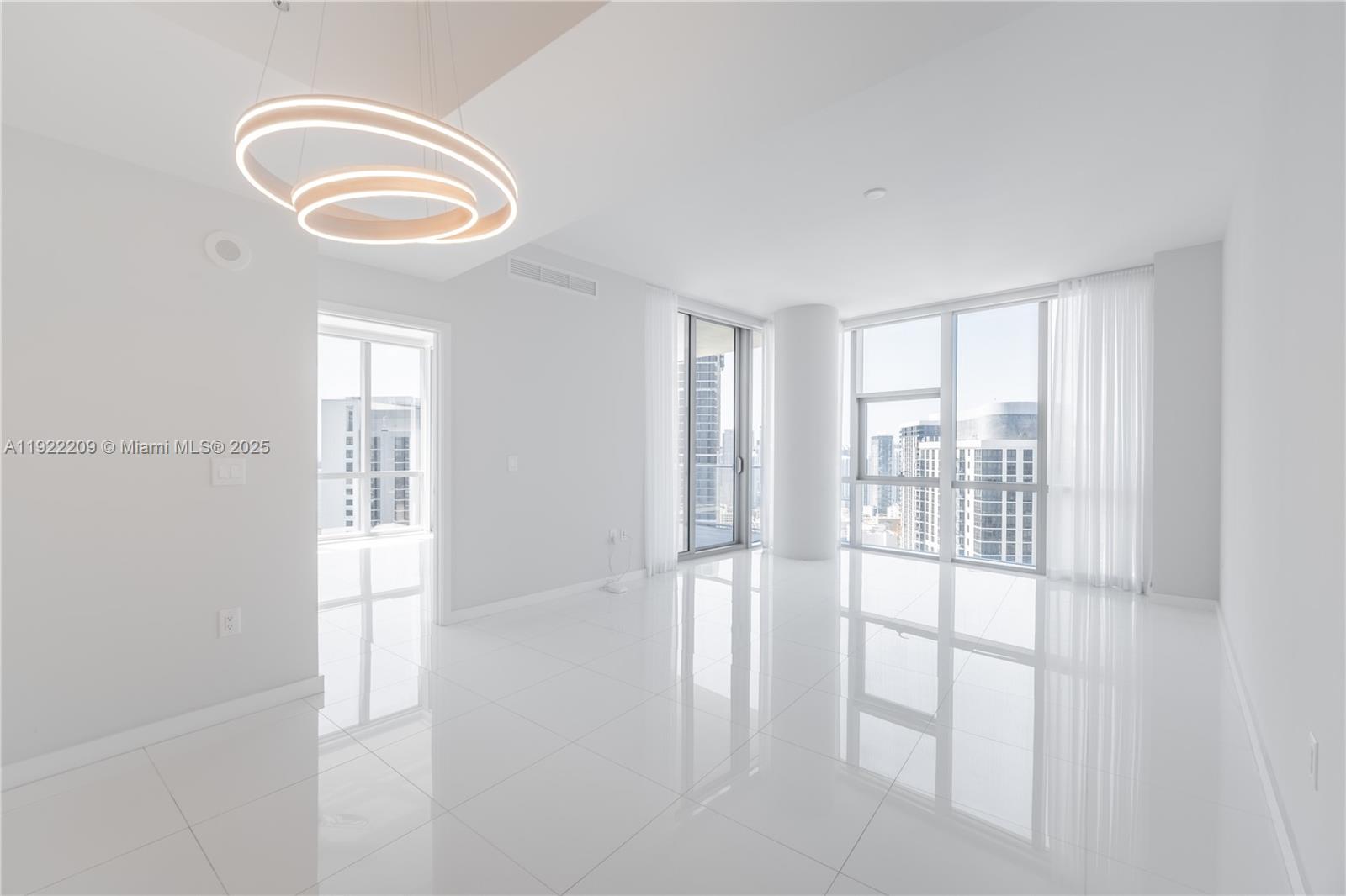 851 NE 1st Ave #3911 Miami, FL 33132