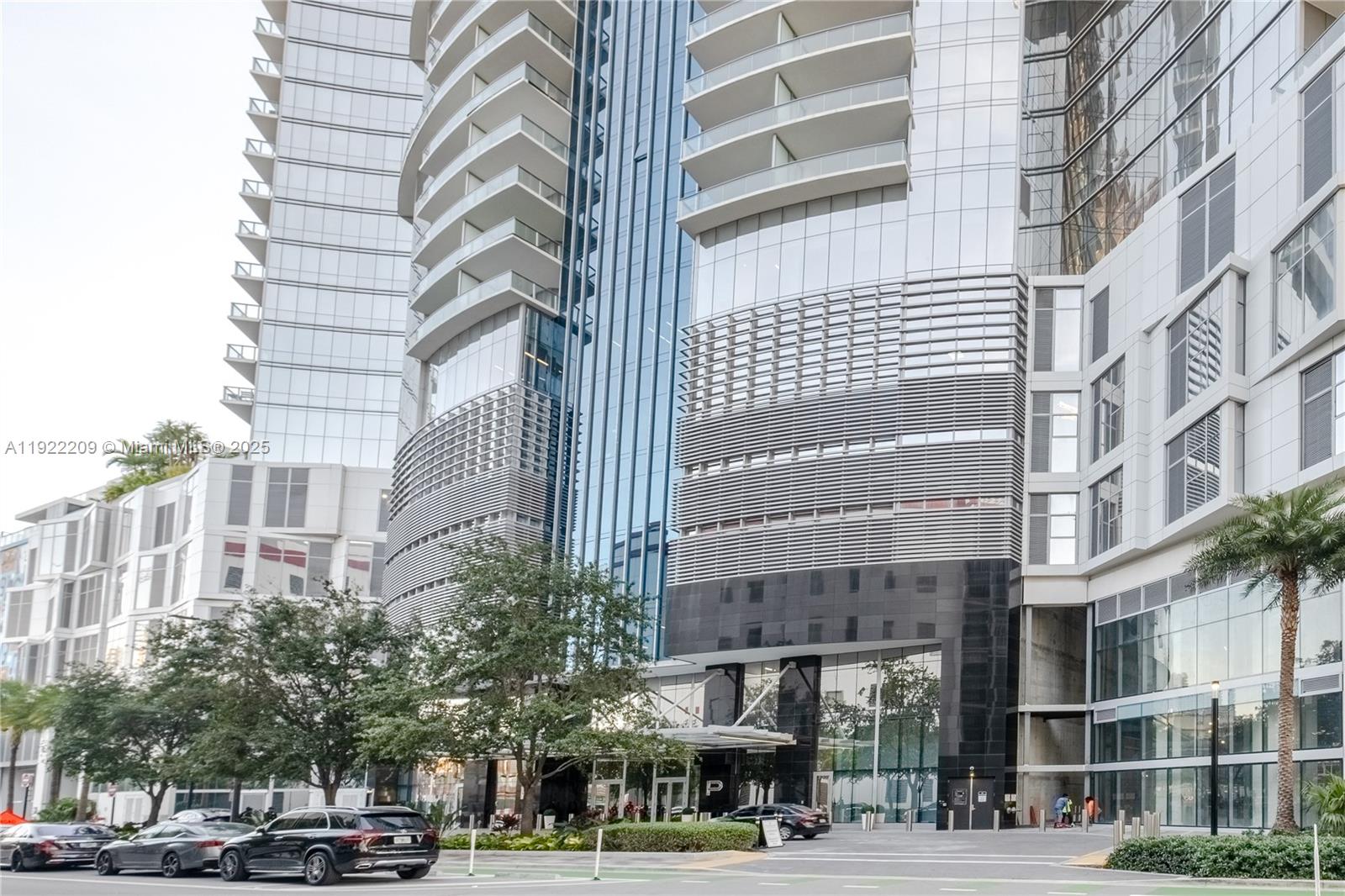 851 NE 1st Ave #3911 Miami, FL 33132