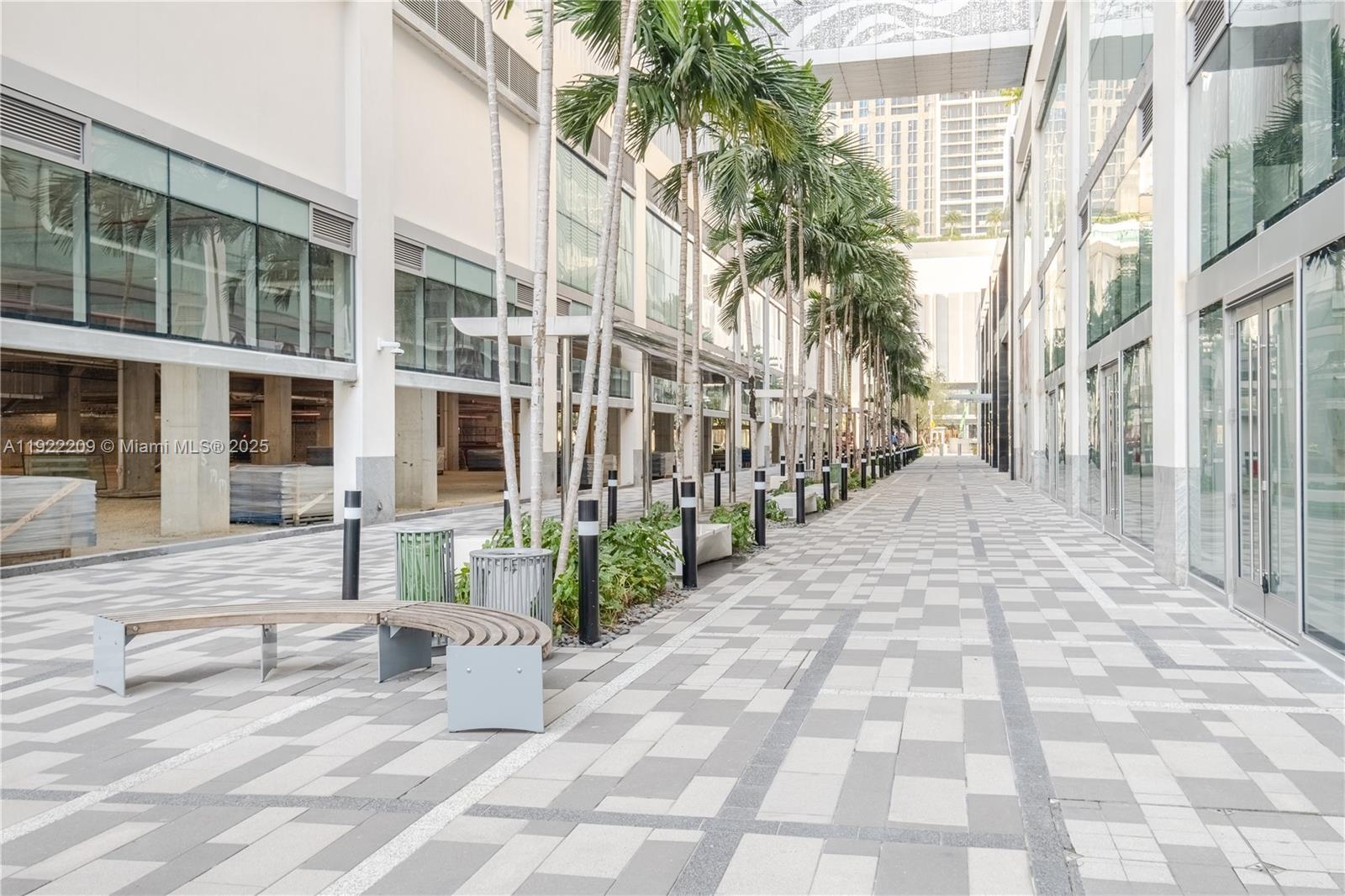 851 NE 1st Ave #3911 Miami, FL 33132