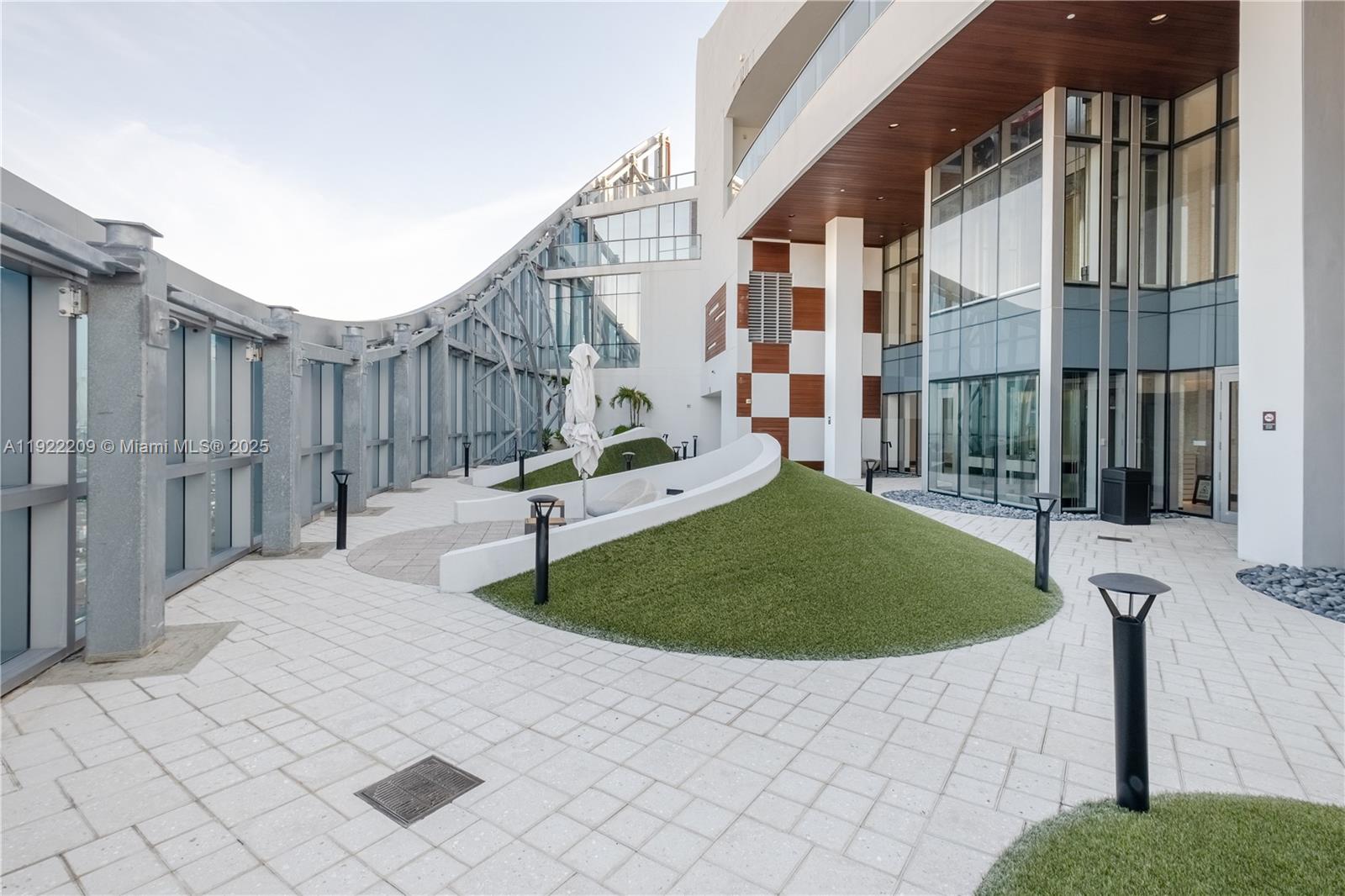 851 NE 1st Ave #3911 Miami, FL 33132