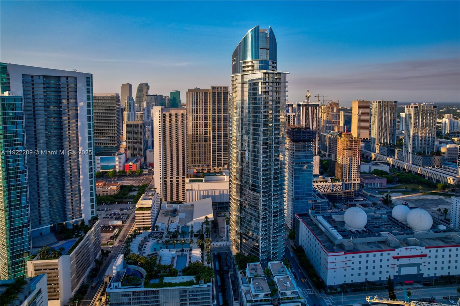 851 NE 1st Ave #3911 Miami, FL 33132