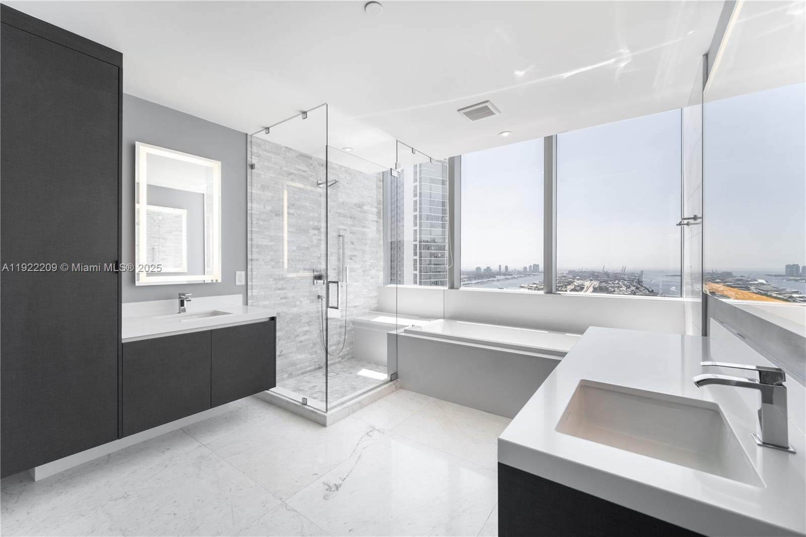 851 NE 1st Ave #3911 Miami, FL 33132