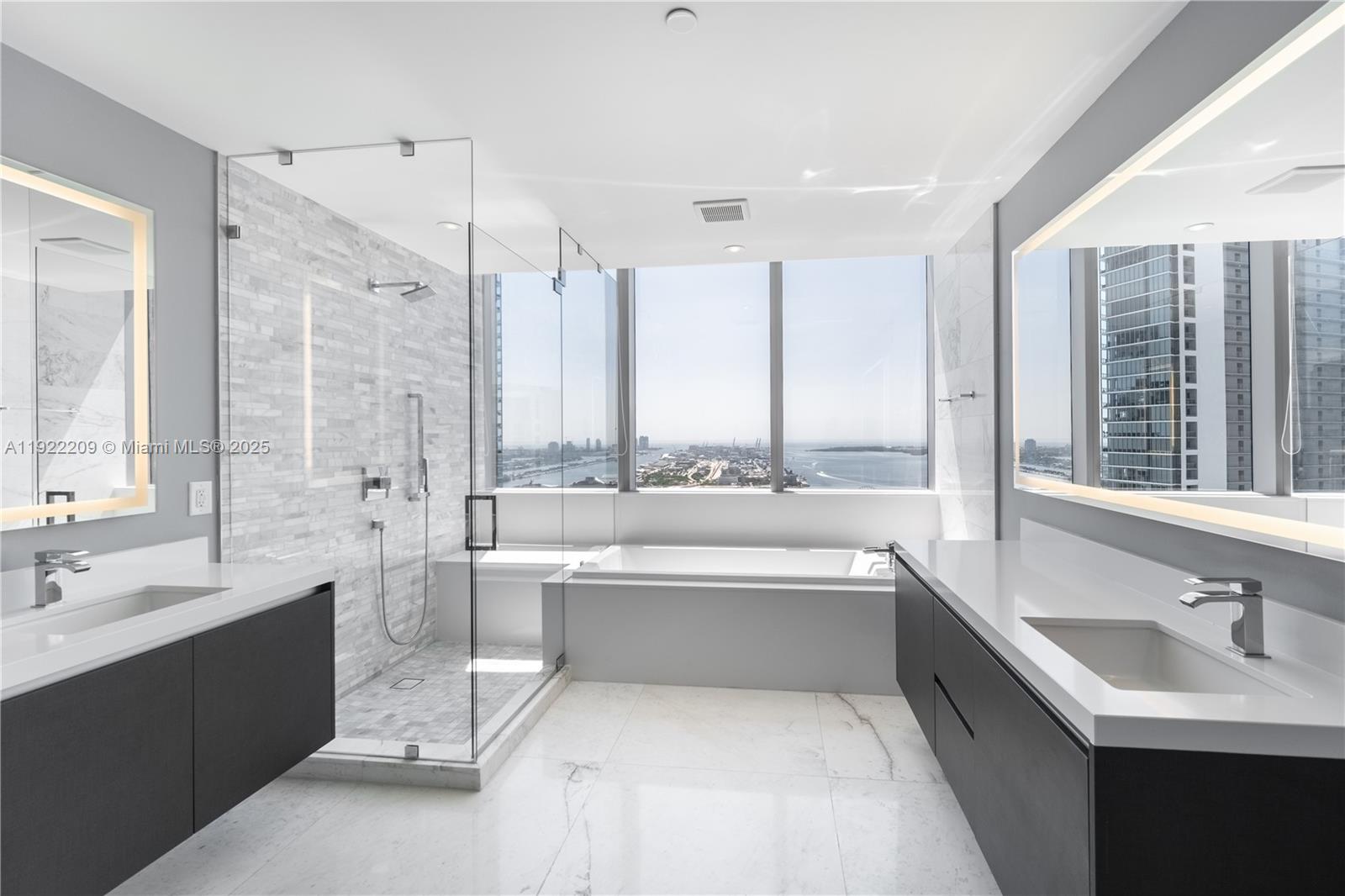 851 NE 1st Ave #3911 Miami, FL 33132