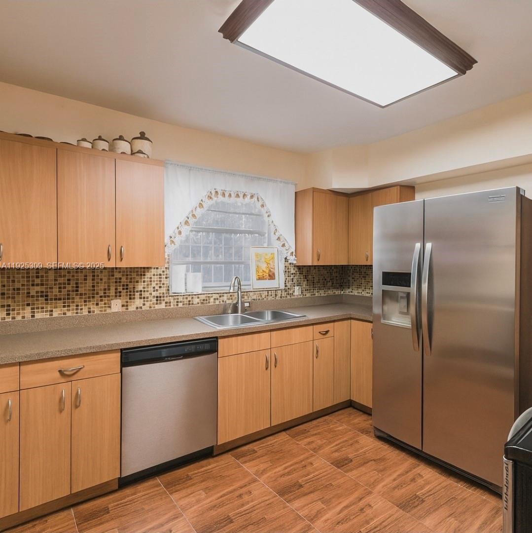 3321 SW 18th St Miami, FL 33145