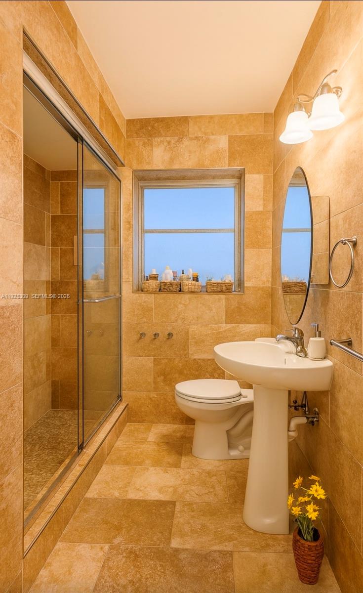 3321 SW 18th St Miami, FL 33145