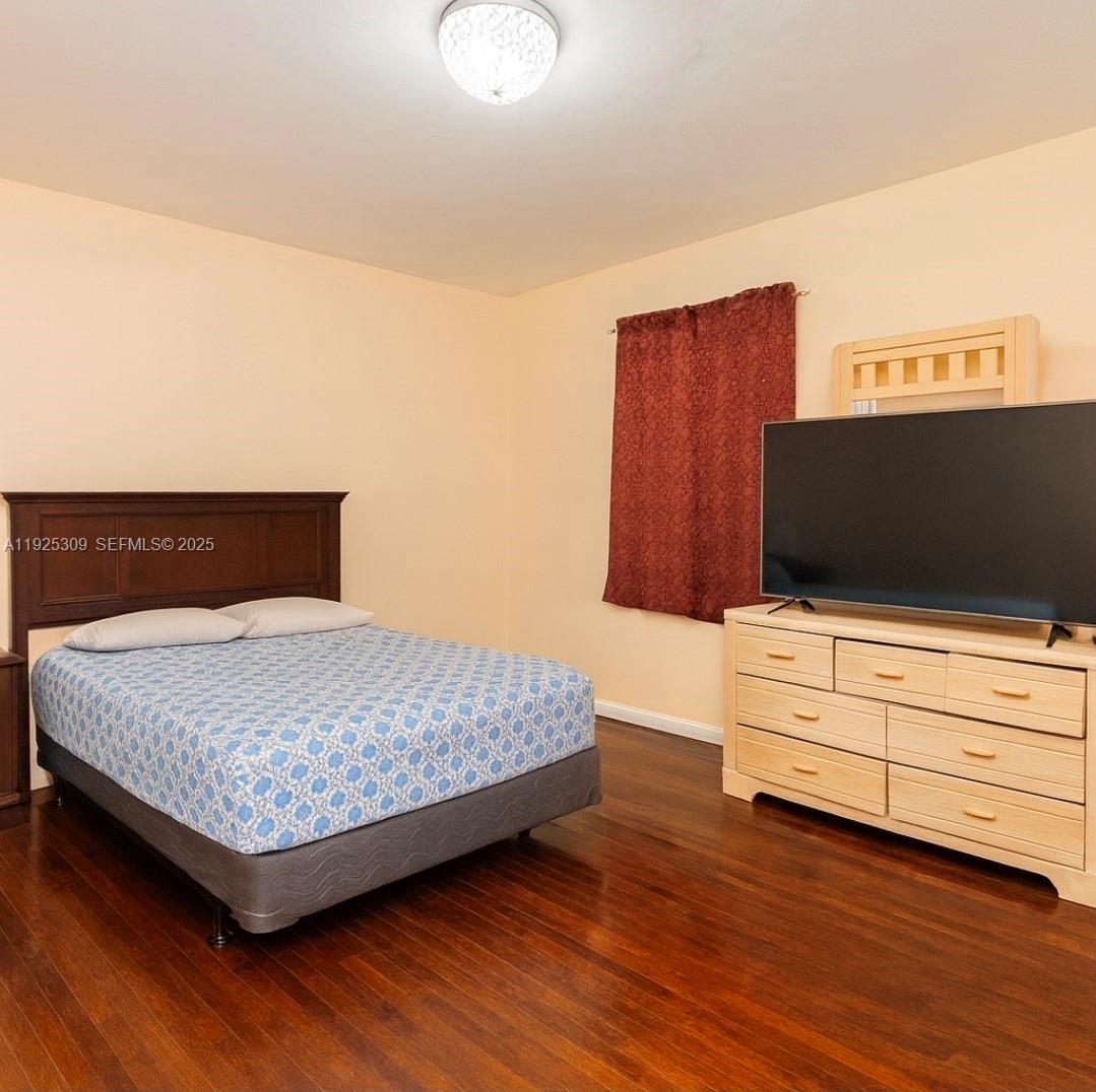 3321 SW 18th St Miami, FL 33145