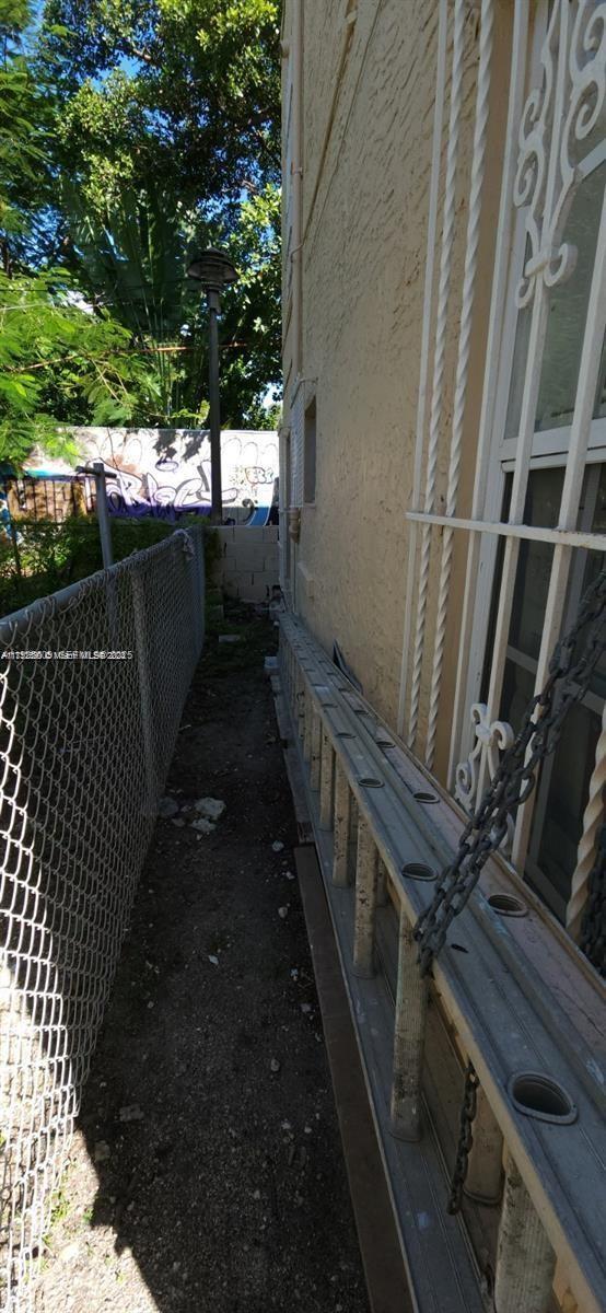 251 NW 34th Ter Miami, FL 33127