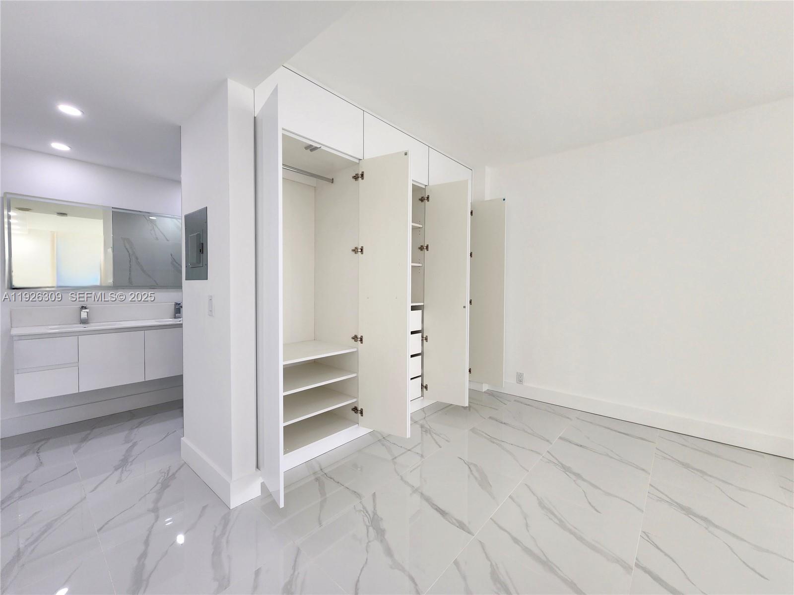 3505 S Ocean Dr #716 Hollywood, FL 33019