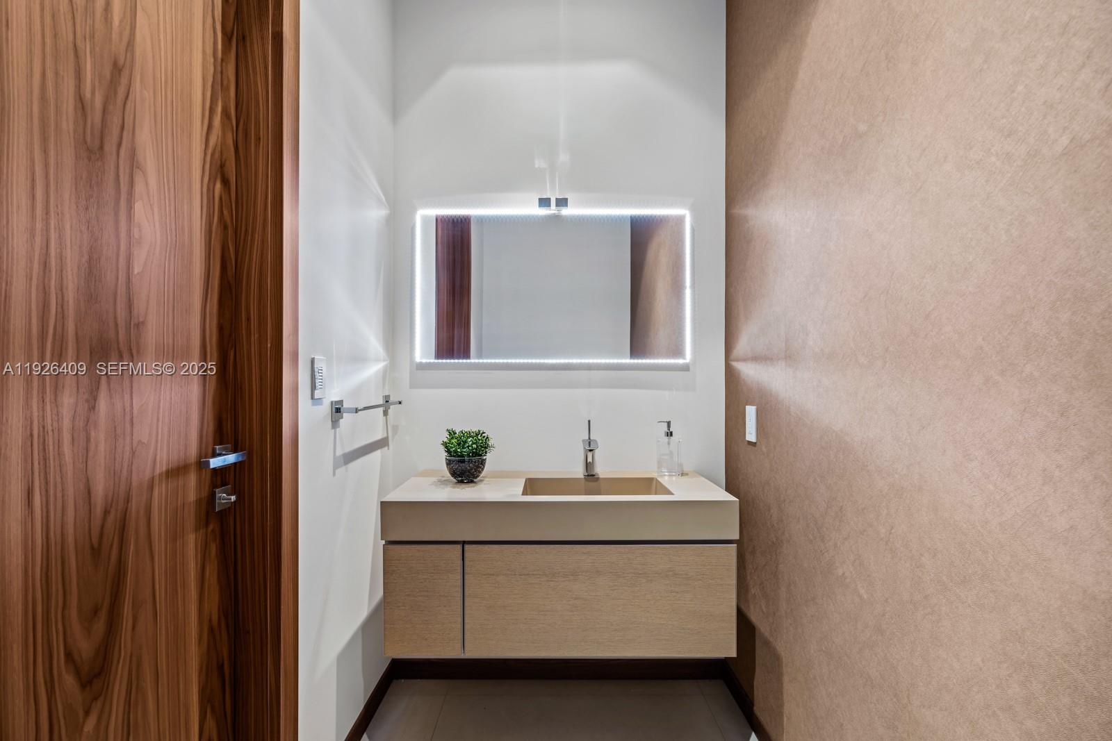 6480 Allison Rd Miami Beach, FL 33141