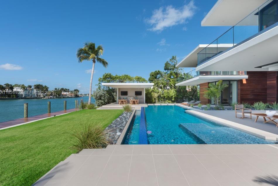 6480 Allison Rd Miami Beach, FL 33141