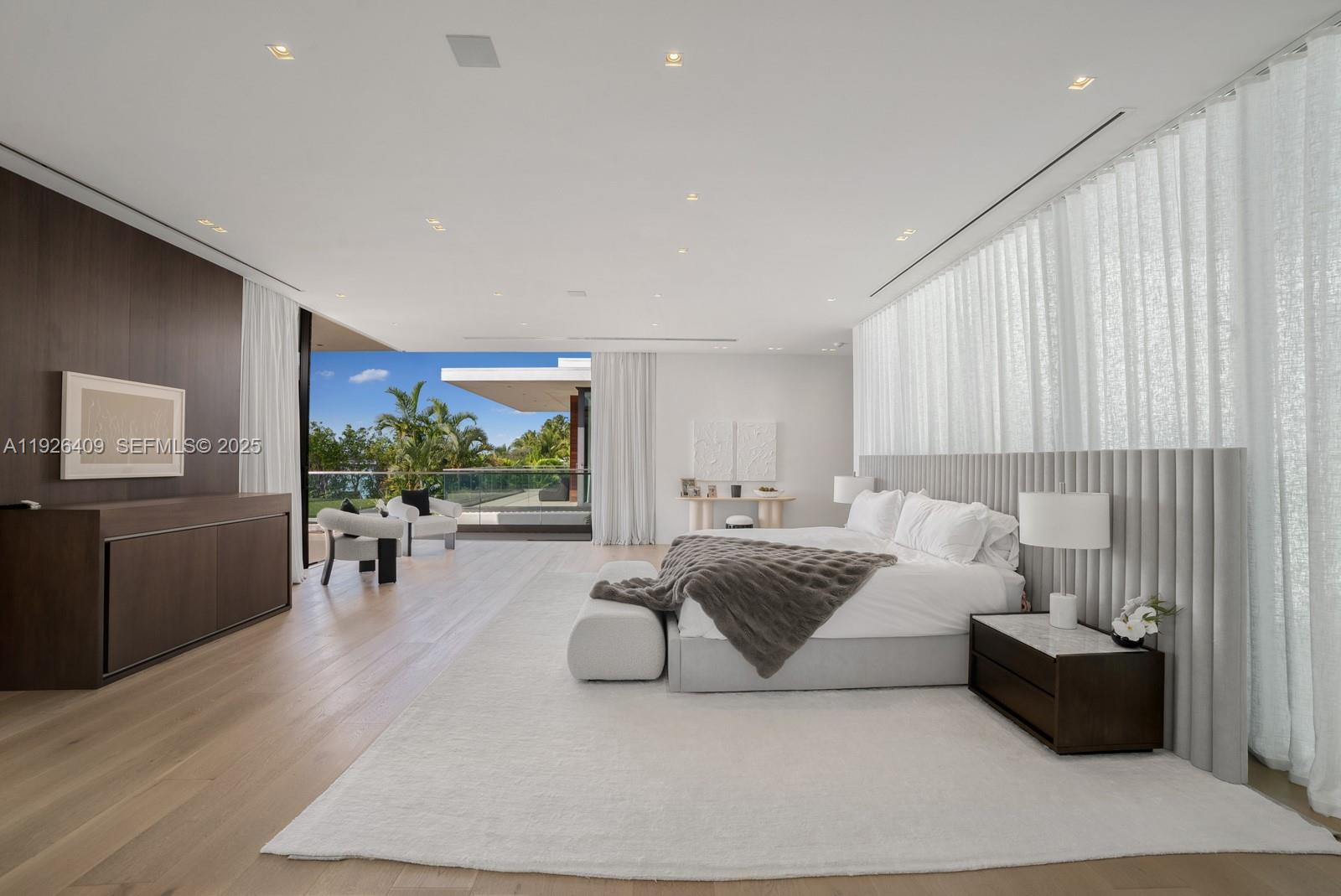 6480 Allison Rd Miami Beach, FL 33141