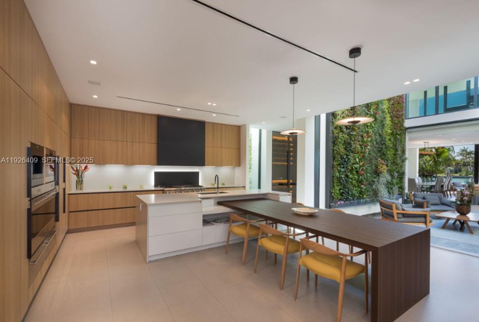 6480 Allison Rd Miami Beach, FL 33141