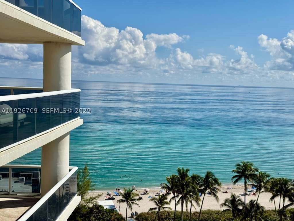 image Beach Club 129
